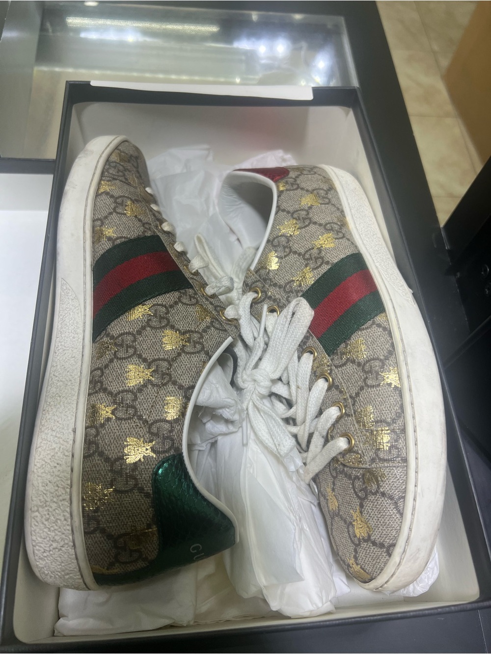 Gucci Beige GG Supreme Sneakers with Green and Red Web